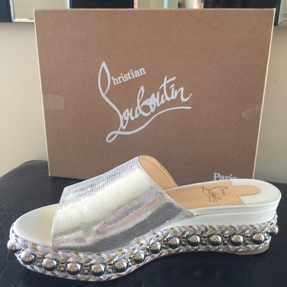 Christian Louboutin Shoes - CHRISTIAN LOUBOUTIN SZ 9B🎉 HP